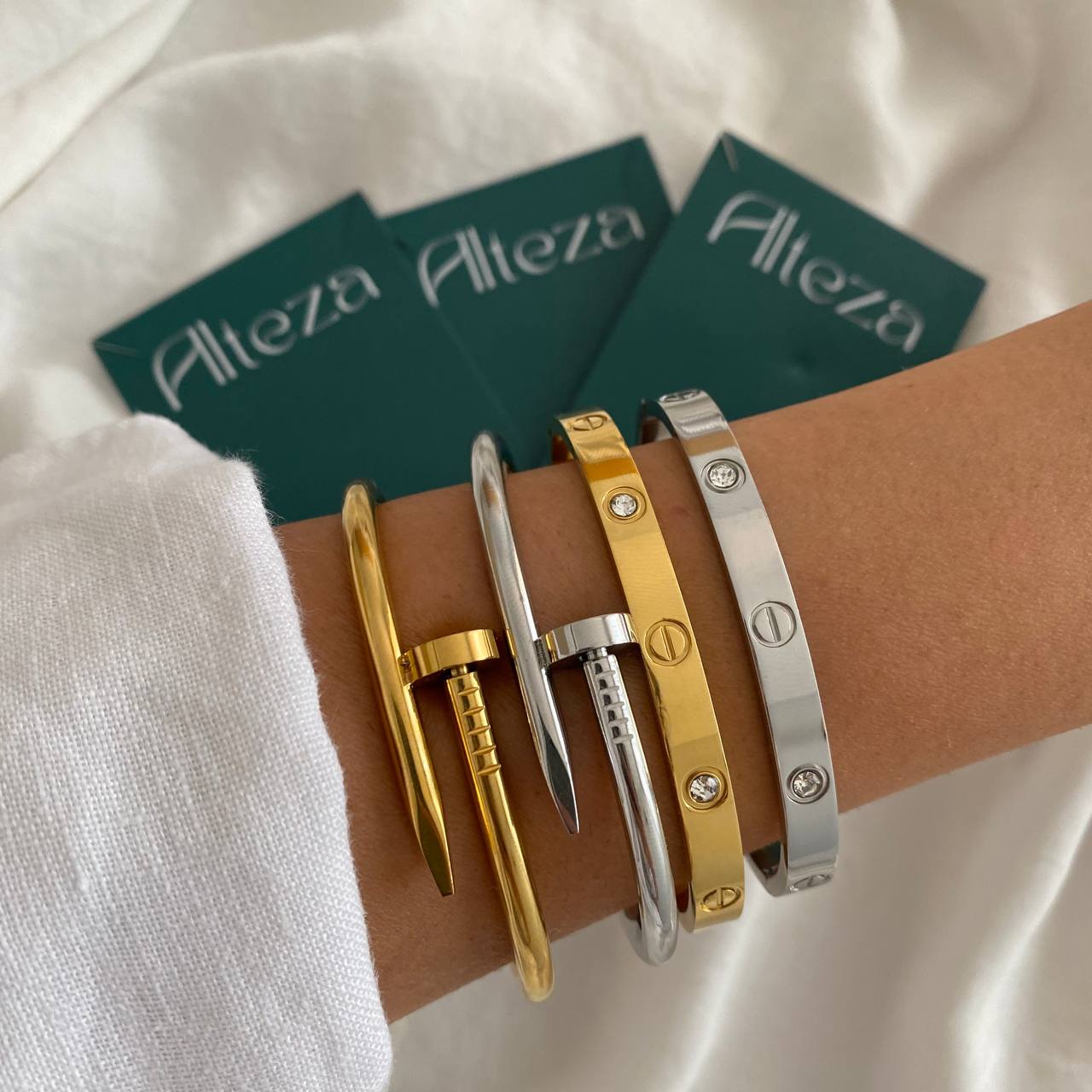 LUJO | PACK 4 PULSERAS