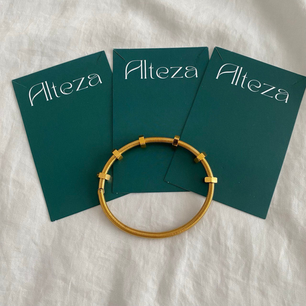 PULSERA NUT