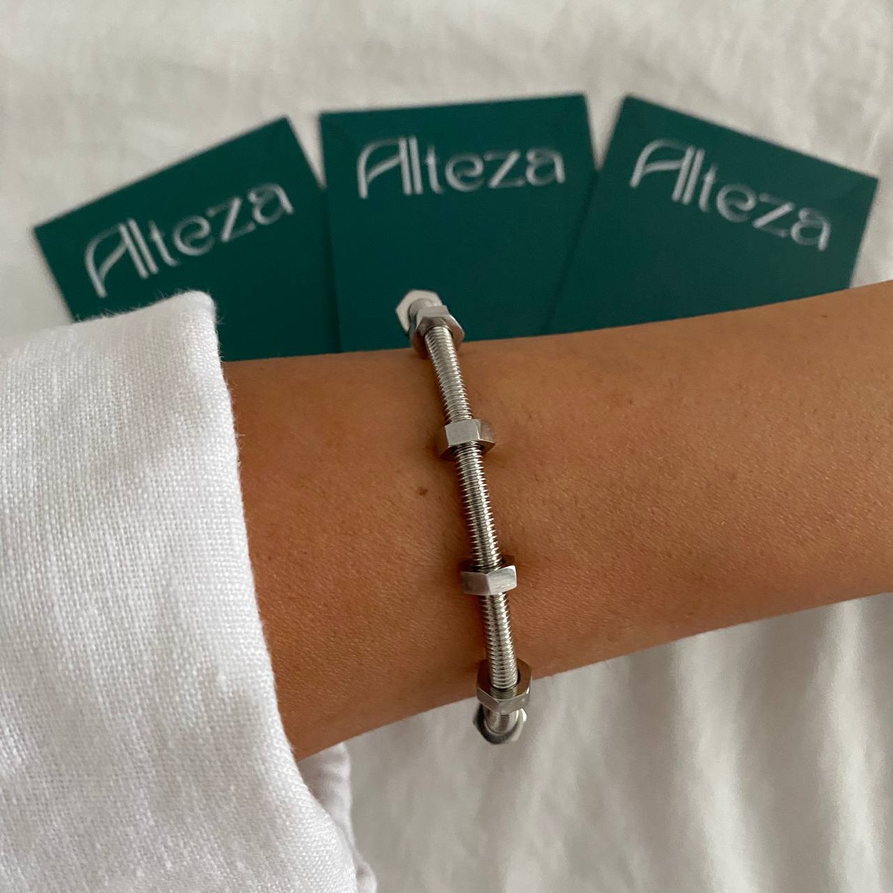 PULSERA NUT