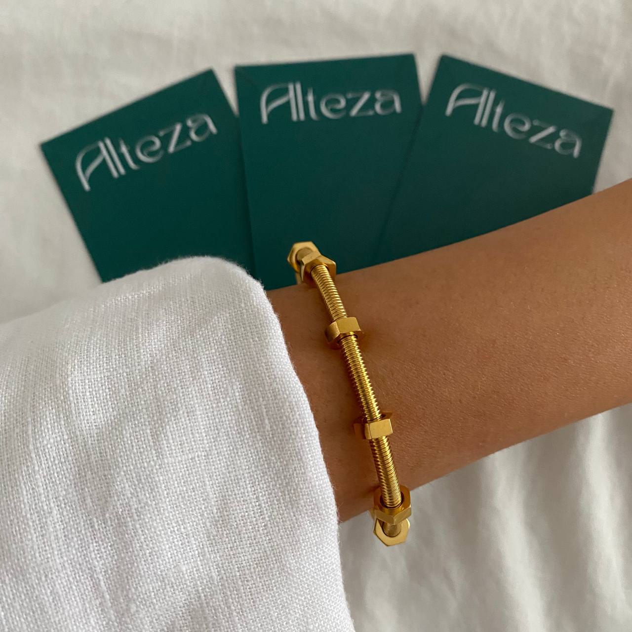 PULSERA NUT